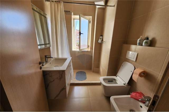 Tirane, jepet me qera apartament 1+1 Kati 3, 52 m² 450 Euro (Shkolla e Baletit)