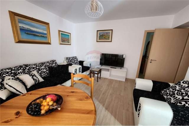 Tirane, jepet me qera apartament 1+1 Kati 3, 52 m² 450 Euro (Shkolla e Baletit)