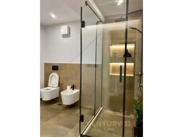 Tirane, jepet me qera apartament Kati 1, 116 m² 900 Euro