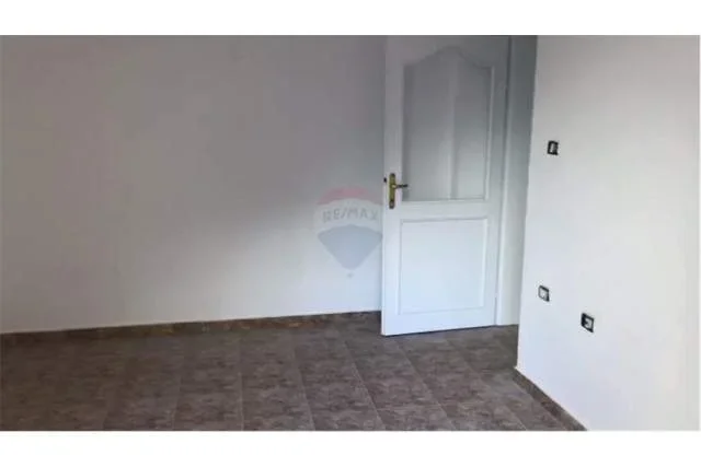 Tirane, jepet me qera zyre Kati 2, 76 m² 540 Euro (Myslym Shyr)