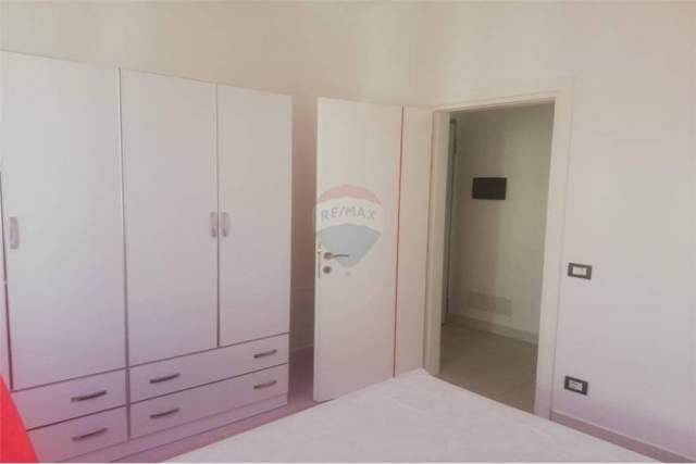 Tirane, jepet me qera apartament 1+1+A Kati 0, 70 m² 400 Euro (Kopeshti Botanik)