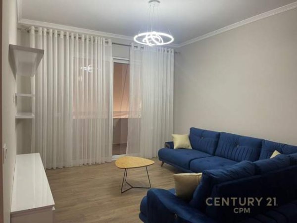 Tirane, jepet me qera apartament Kati 1, 110 m² 800 Euro (komuna parisit)