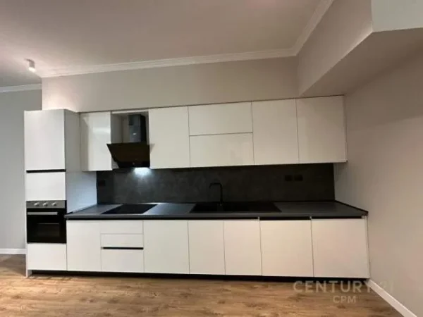 Tirane, jepet me qera apartament Kati 1, 110 m² 800 Euro (komuna parisit)