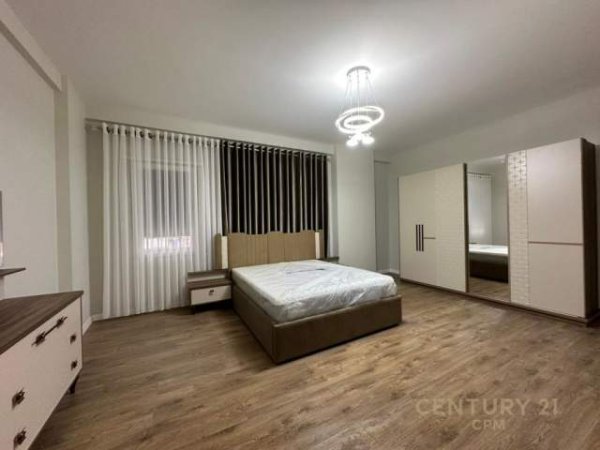 Tirane, jepet me qera apartament Kati 1, 110 m² 800 Euro (komuna parisit)