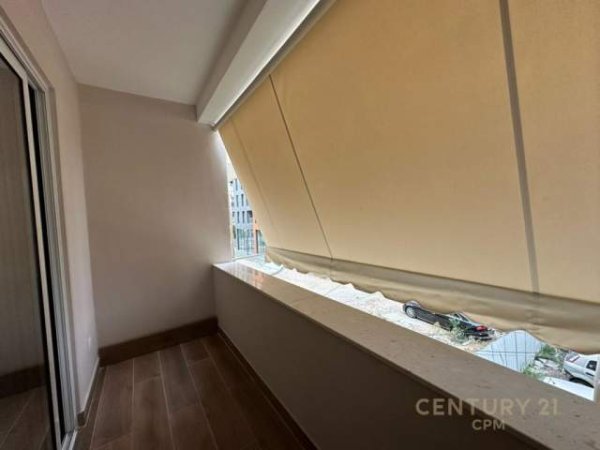 Tirane, jepet me qera apartament Kati 1, 110 m² 800 Euro (komuna parisit)