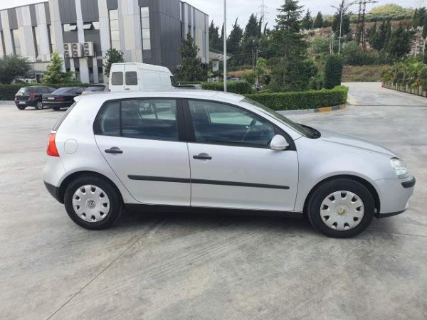 Fier, shitet makine Volkswagen Golf 1,6 SR  Bezine Viti 2006