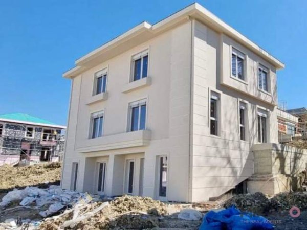 Tirane, shitet Vile 540 m² 700.000 Euro