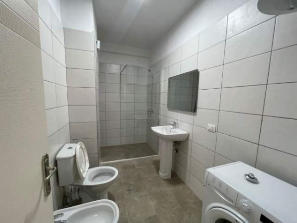 Tirane, shitet apartament 1+1 Kati 4, 78 m² 101.400 Euro (Fusha e Aviacionit)