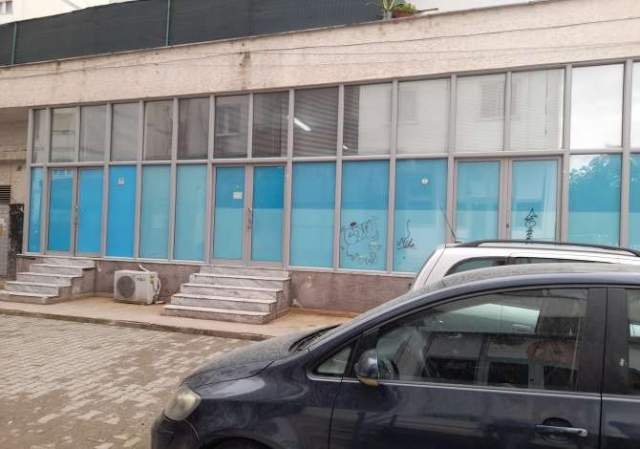 Tirane, jepet me qera ambjent biznesi Kati 0, 250 m² 80.000 Leke (Kastriotet)