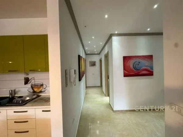 Tirane, jepet me qera apartament Kati 5, 110 m² 600 Euro (rruga e kavajes)