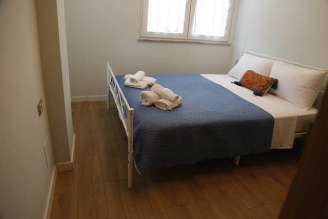 Tirane, jepet me qera apartament 1+1+BLK Kati 2, 40 m² 600 Euro (RRUGA E DIBRES)