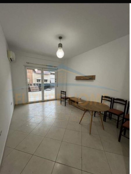 Tirane, shitet apartament 2+1 Kati 2, 111 m² 250.000 Euro (Komuna e Parisiti)