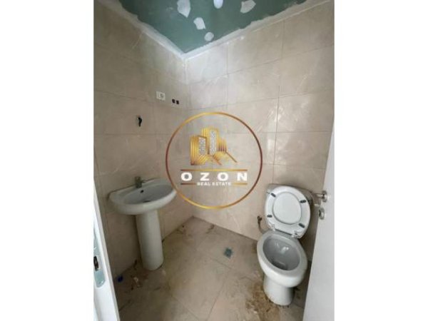 Tirane, jepet me qera dyqan Kati 0, 80 m² 700 Euro (RRUGA E KAVAJES)