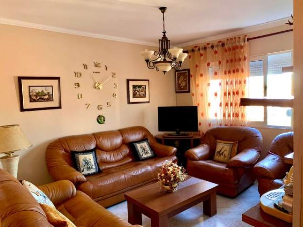 Tirane, jepet me qera apartament 2+1+BLK Kati 2, 70 m² 470 Euro (Sheshi Shtraus)