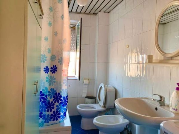 Tirane, jepet me qera apartament 2+1+BLK Kati 2, 70 m² 470 Euro (Sheshi Shtraus)