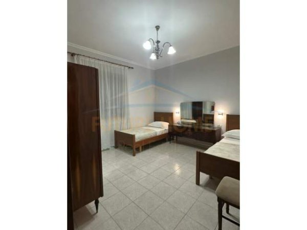 Tirane, jepet me qera apartament 2+1+BLK Kati 2, 100 m² 700 Euro (Rruga Tefta Tashko Koco)