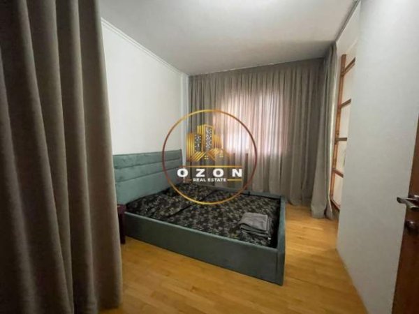 Tirane, jepet me qera apartament duplex Dublex Kati 3, 180 m² 1.300 Euro (sauk)
