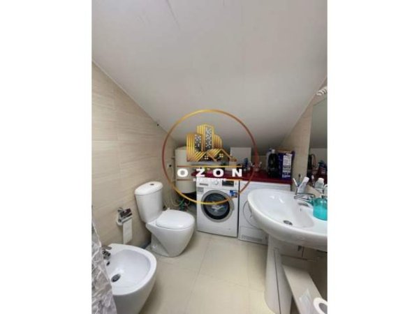Tirane, jepet me qera apartament duplex Dublex Kati 3, 180 m² 1.300 Euro (sauk)