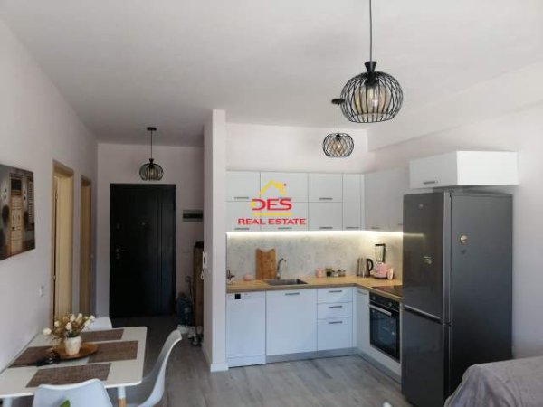 Vlore, shitet apartament 1+1+BLK Kati 4, 72 m² 75.000 Euro (Rruga Transballkanike)
