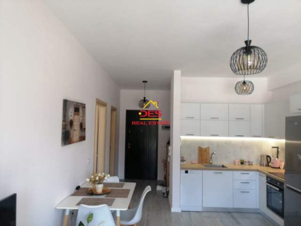 Vlore, shitet apartament 1+1+BLK Kati 4, 72 m² 75.000 Euro (Rruga Transballkanike)