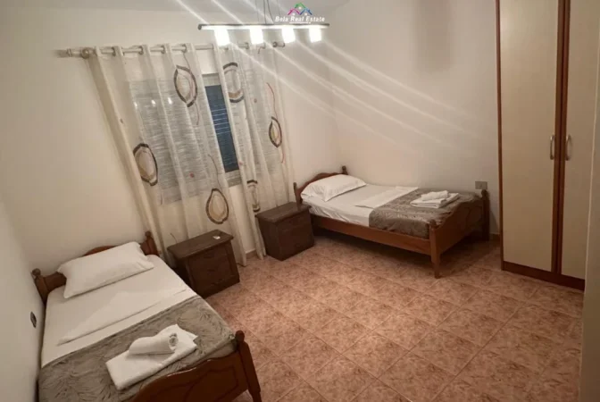 Tirane, jepet me qera apartament 3+1+Ballkon Kati 2, 120 m² 800 € (prane bkt)