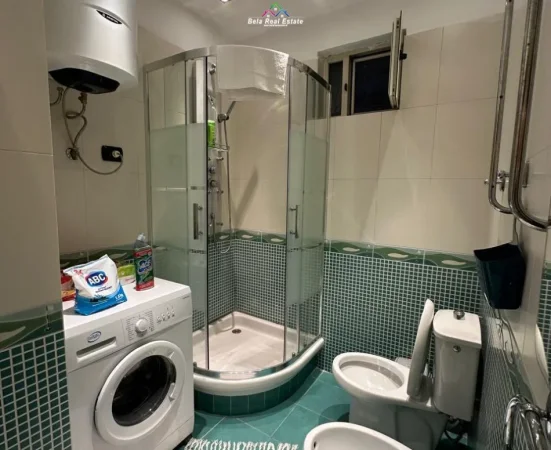 Tirane, jepet me qera apartament 3+1+Ballkon Kati 2, 120 m² 800 € (prane bkt)