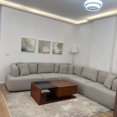 Tirane, shitet apartament 2+1+Aneks+Ballkon , 106 m² 250.000 € (laprake)