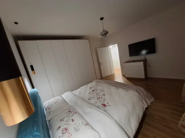 Tirane, shitet apartament 1+1+Aneks+Ballkon Kati 2, (qyteti studenti)