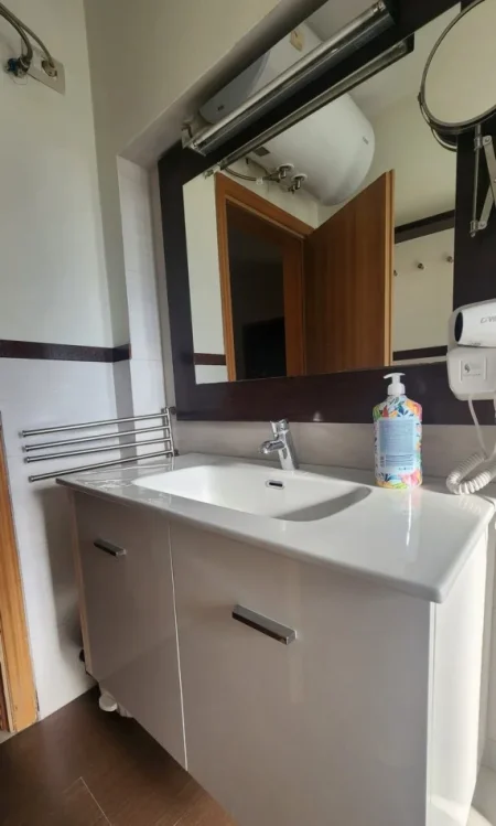 Tirane, jepet me qera apartament 1+1 Kati 6, 58 m² 550 € (Bulevardi Zogu i Parë)