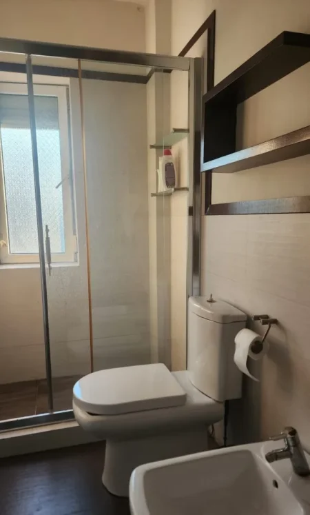 Tirane, jepet me qera apartament 1+1 Kati 6, 58 m² 550 € (Bulevardi Zogu i Parë)