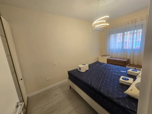 Tirane, jepet me qera apartament 3+1 Kati 3, 130 m² 1.200 € (Komuna e Parisit)