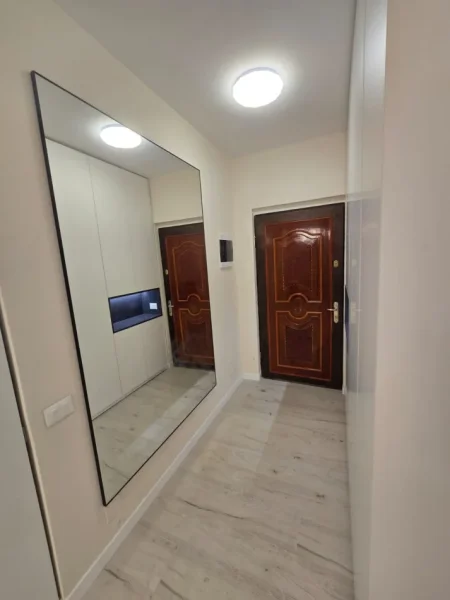 Tirane, jepet me qera apartament 3+1 Kati 3, 130 m² 1.200 € (Komuna e Parisit)