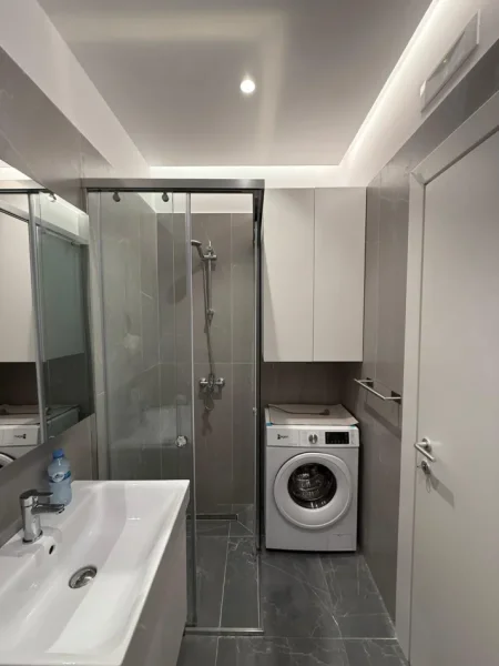 Tirane, jepet me qera apartament 1+1 Kati 2, 65 m² 500 € (Univers City)