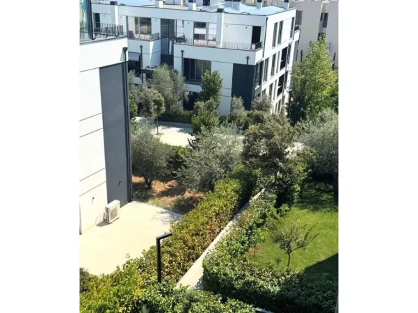 Tirane, shitet apartament 3+1 Kati 0, 129 m² 451.255 € (liqeni i thate)
