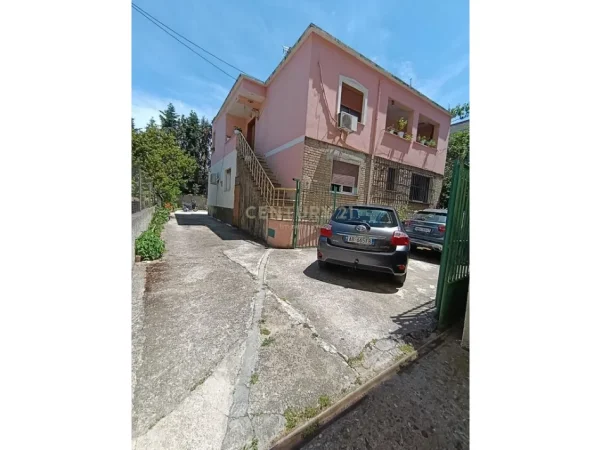 Tirane, shitet apartament 3+1+Ballkon Kati 2, 135 m² 150.000 € (misto mame)