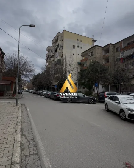 Tirane, shitet apartament 1+1+Aneks+Ballkon Kati 2, 59 m² 116.000 € (Rruga Irfan Tomini)