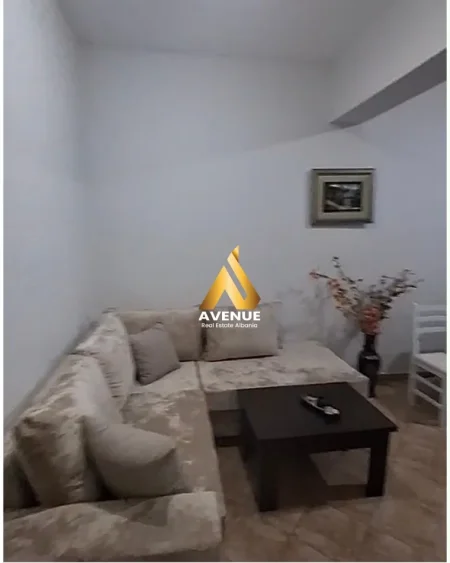 Tirane, jepet me qera apartament 1+1+Ballkon Kati 2, 65 m² 40.000 € (Rruga Misto Mame)
