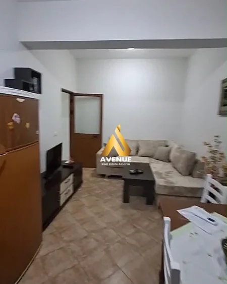 Tirane, jepet me qera apartament 1+1+Ballkon Kati 2, 65 m² 40.000 € (Rruga Misto Mame)