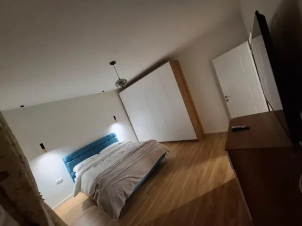 Tirane, jepet me qera apartament 1+1 Kati 2, 70 m² 600 € 