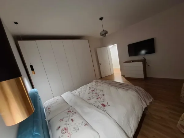 Tirane, jepet me qera apartament 1+1 Kati 2, 70 m² 600 € 