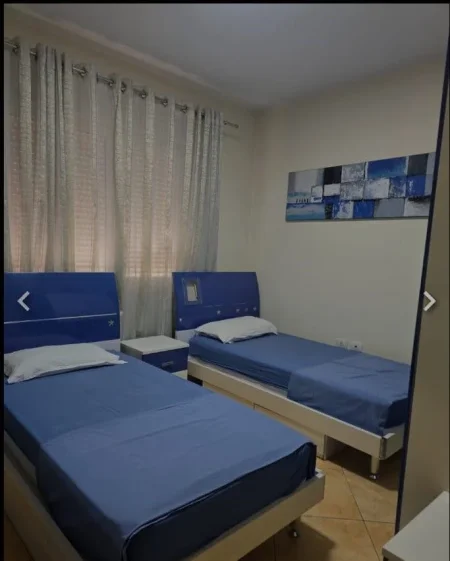 Tirane, jepet me qera apartament 2+1 Kati 3, 75 m² 650 € (Kopshti Botanik)