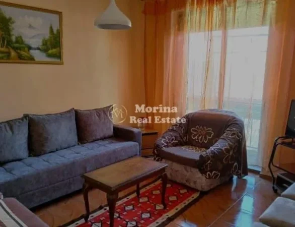 Tirane, jepet me qera apartament 1+1 Kati 3, 65 m² 500 € (Brryli)