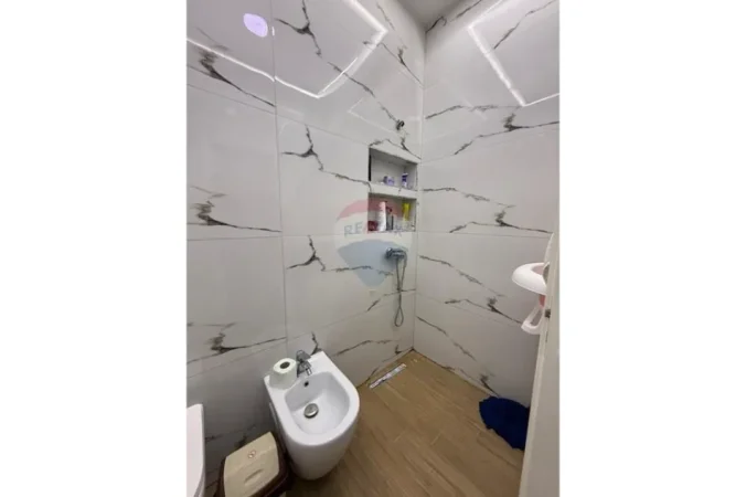 Tirane, shitet apartament , 124 m² 220.000 € 