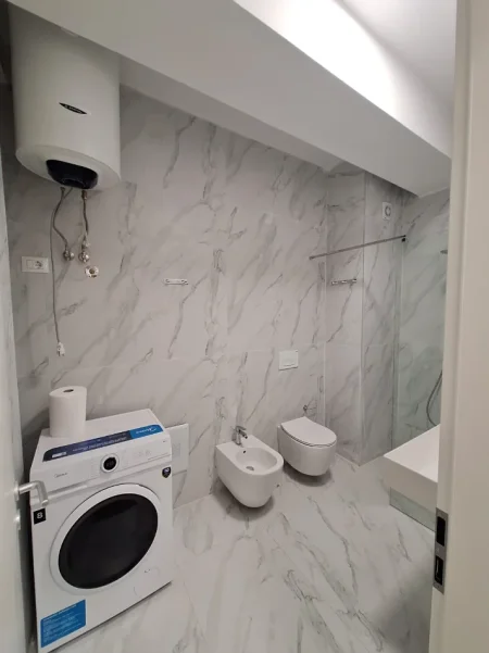 Tirane, jepet me qera apartament 1+1 Kati 4, 61 m² 40.000 LEK (Kompleksi Kaimi, ALI DEMI)  PA KOMISION