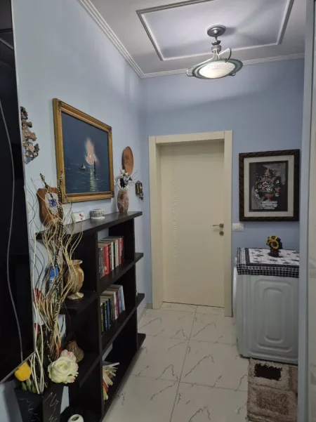 Tirane, jepet me qera apartament 2+1+Ballkon Kati 6, 100 m² 600 € (tregu elektrik)