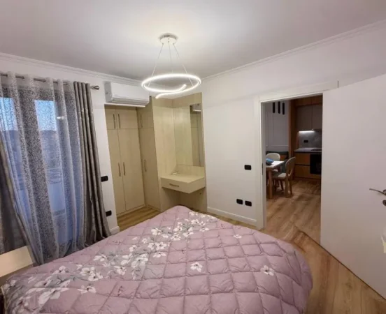 Tirane, jepet me qera apartament 1+1 , 70 m² 800 € (Rruga e kavajes)