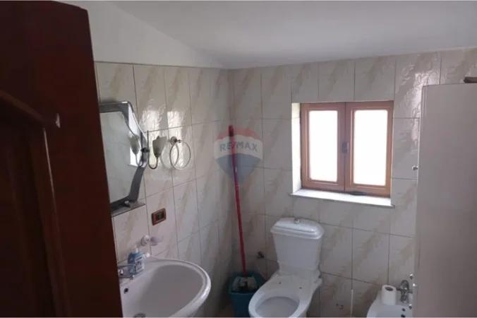 Tirane, shitet shtepi , 205 m² 300.000 € 