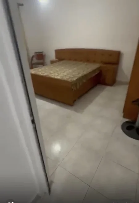 Tirane, jepet me qera apartament 1+1 Kati 1, 45 m² 350 € (Pallati me Shigjeta)