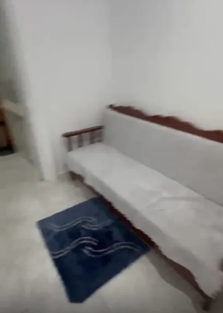 Tirane, jepet me qera apartament 1+1 Kati 1, 45 m² 350 € (Pallati me Shigjeta)