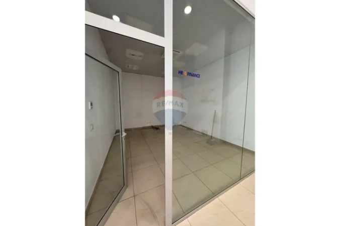 Tirane, jepet me qera zyre , 233 m² 5.100 € 